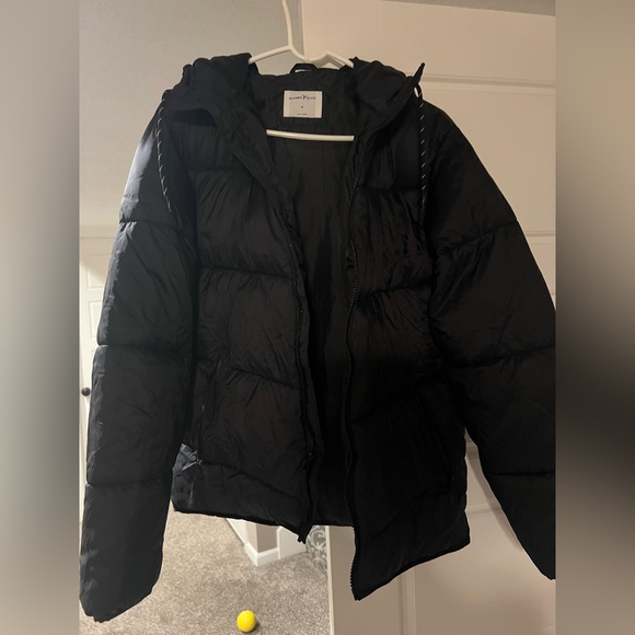 Old Navy Active Puffer Coat - Men’s Medium - Picture 2 of 5